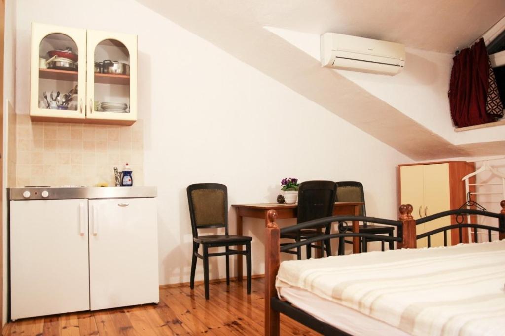 Apartments By The Sea Makarska - 15200 Экстерьер фото
